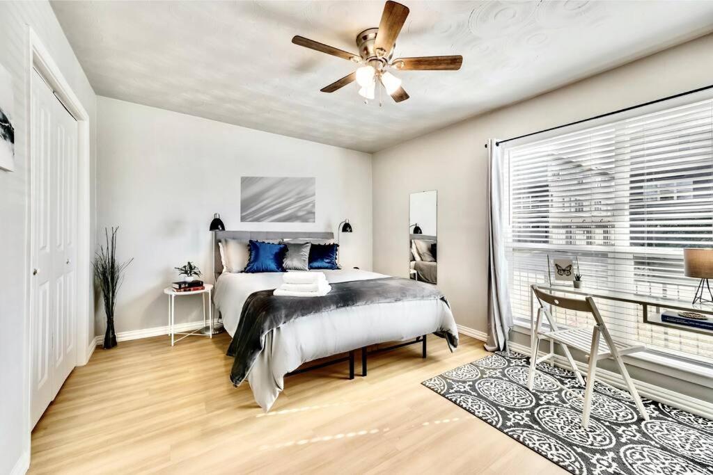 City Outside & Tranquility Inside Dallas Exterior foto